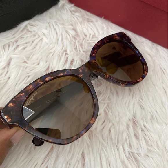 New Salvatore Ferragamo Havana 54mm Sunglasses - Picture 4 of 6